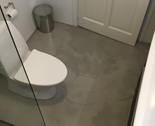 Microcement i badeværelse ved Nyborg