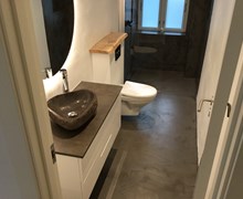 Microcement i badeværelse i Fredericia