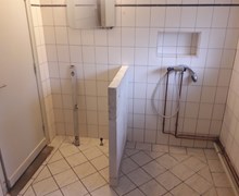 Renovering af badeværelse med microcement.