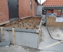 Støbning af ny betonrampe i Tommerup.